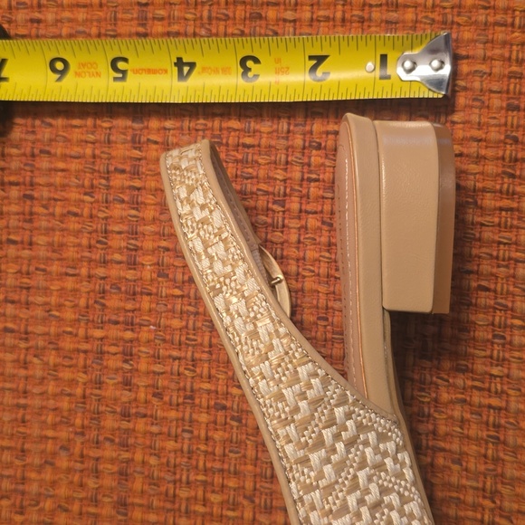 ADRIENNE VITTADINI BRAND WOMEN'S CREAM/TAN COLOR LOW HEEL DRESSY SHOE SIZE 6.5 - Picture 11 of 16